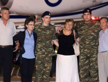 Όλο το παρασκήνιο της αποφυλάκισης των δύο Ελλήνων στρατιωτικών